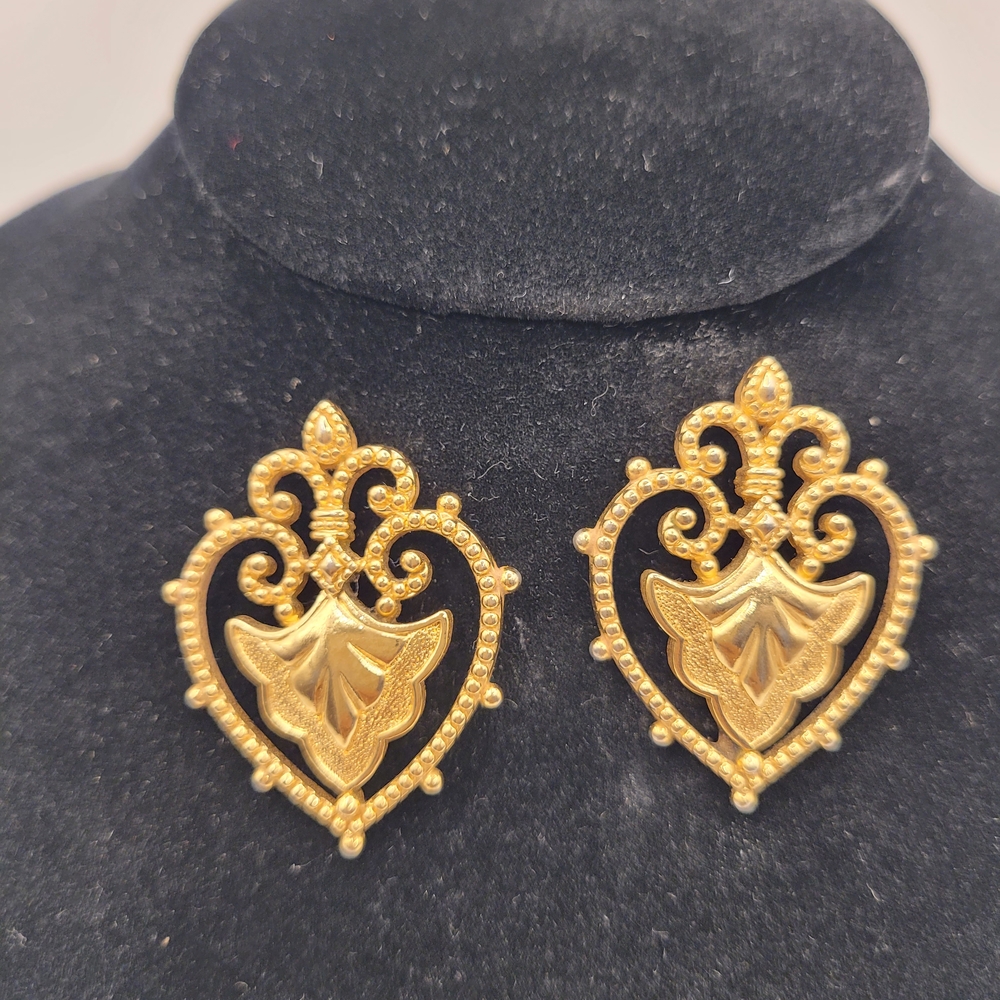 Vintage 1990's Avon Goldtone Open Work Floral Pierced Gold Tone Earrings